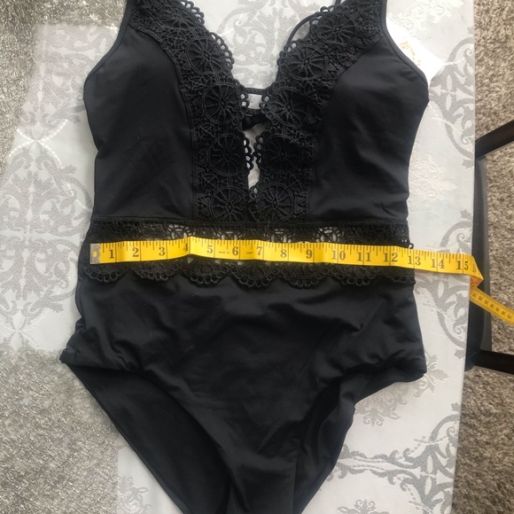 ๐HP๐โญ๏ธNew Becca Muse Crochet One-Piece Swimsuit - Picture 9 of 12